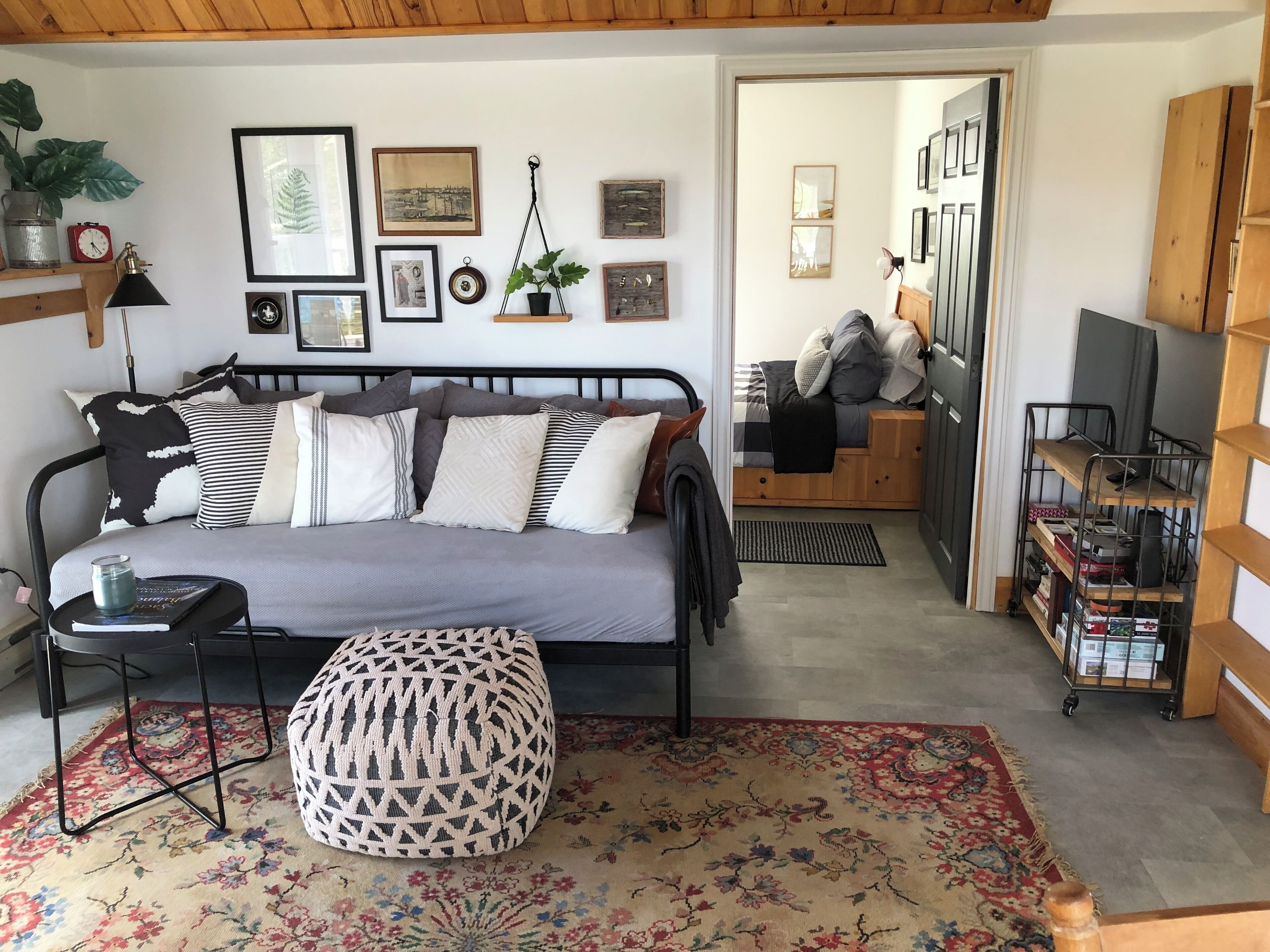 2 bedrooms, iron/ironing board, travel cot, free WiFi