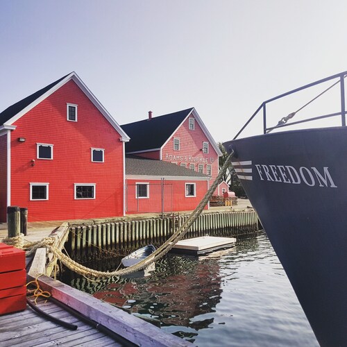 Ocean Sanctuary - The Salty Cribb Cabin