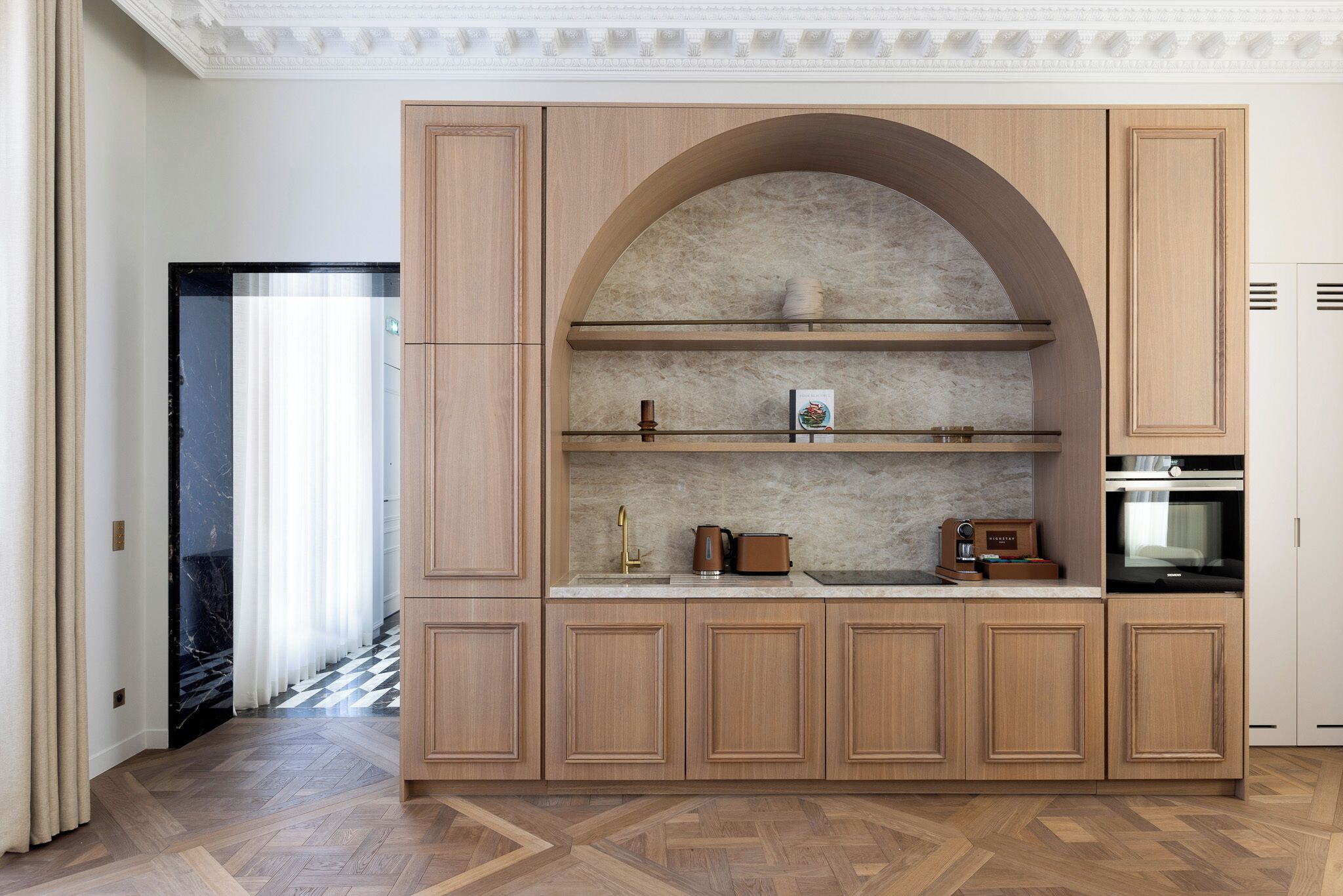 Chapon II | Private kitchen | Full-sized fridge, microwave, oven, stovetop