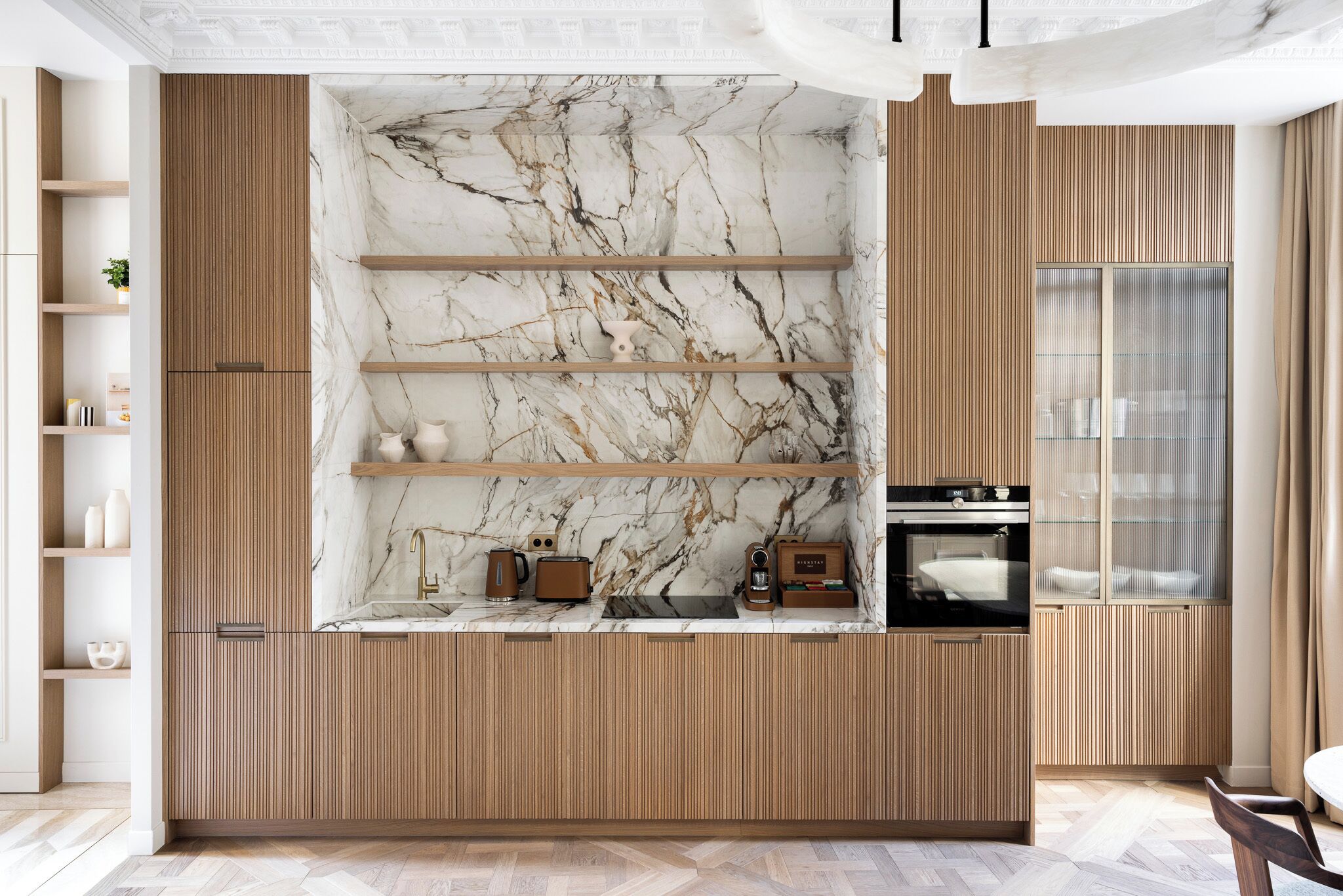 Chapon I | Private kitchen | Full-sized fridge, microwave, oven, stovetop