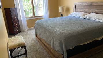 5 bedrooms, iron/ironing board, WiFi, bed sheets