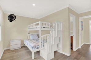 2 bedrooms, free WiFi, bed sheets