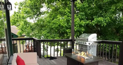 Captain's Quarters - Sleeps 14 - Theater Room - Hot Tub - Firepit - Resort Pool