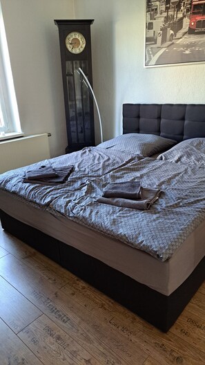 2 bedrooms, WiFi, bed sheets