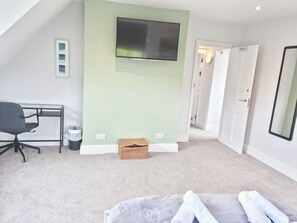 Interior - Hyland Two bedroom Stylish Apartment  (chelmsford)