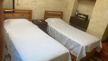 Basic-rum - 2 enkelsängar | Strykjärn/strykbräda, gratis wi-fi och sängkläder