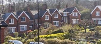 Meads Garden Cottage - close to seafront and South Downs