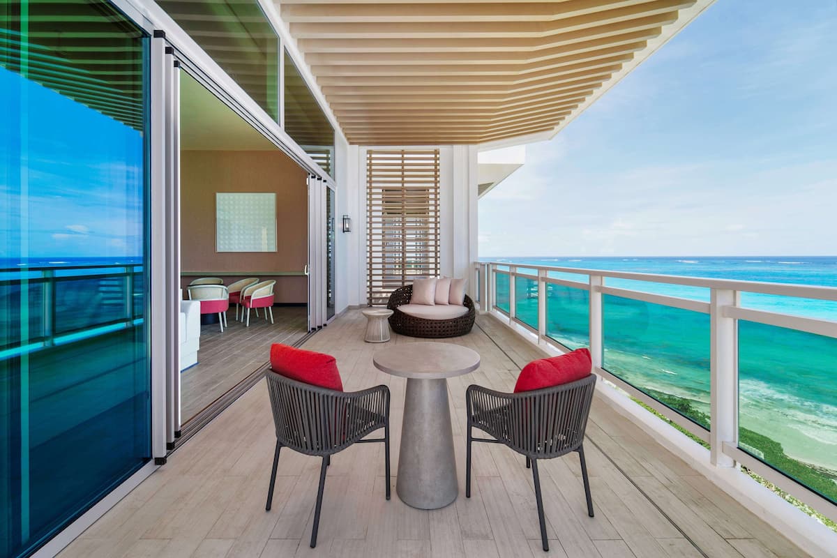 套房, 1 张特大床 (Ocean Suite, Outdoor Tub) | 迷你吧(备有免费物品)、客房内保险箱、办公桌、遮光窗帘