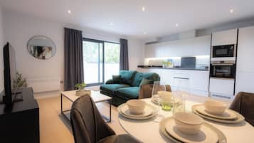 Apartment, 2 Bedrooms | Living area