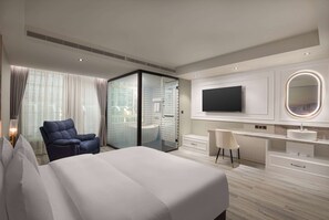 Habitación estándar, 1 cama de matrimonio grande | Caja fuerte, escritorio, espacio para trabajar con un portátil