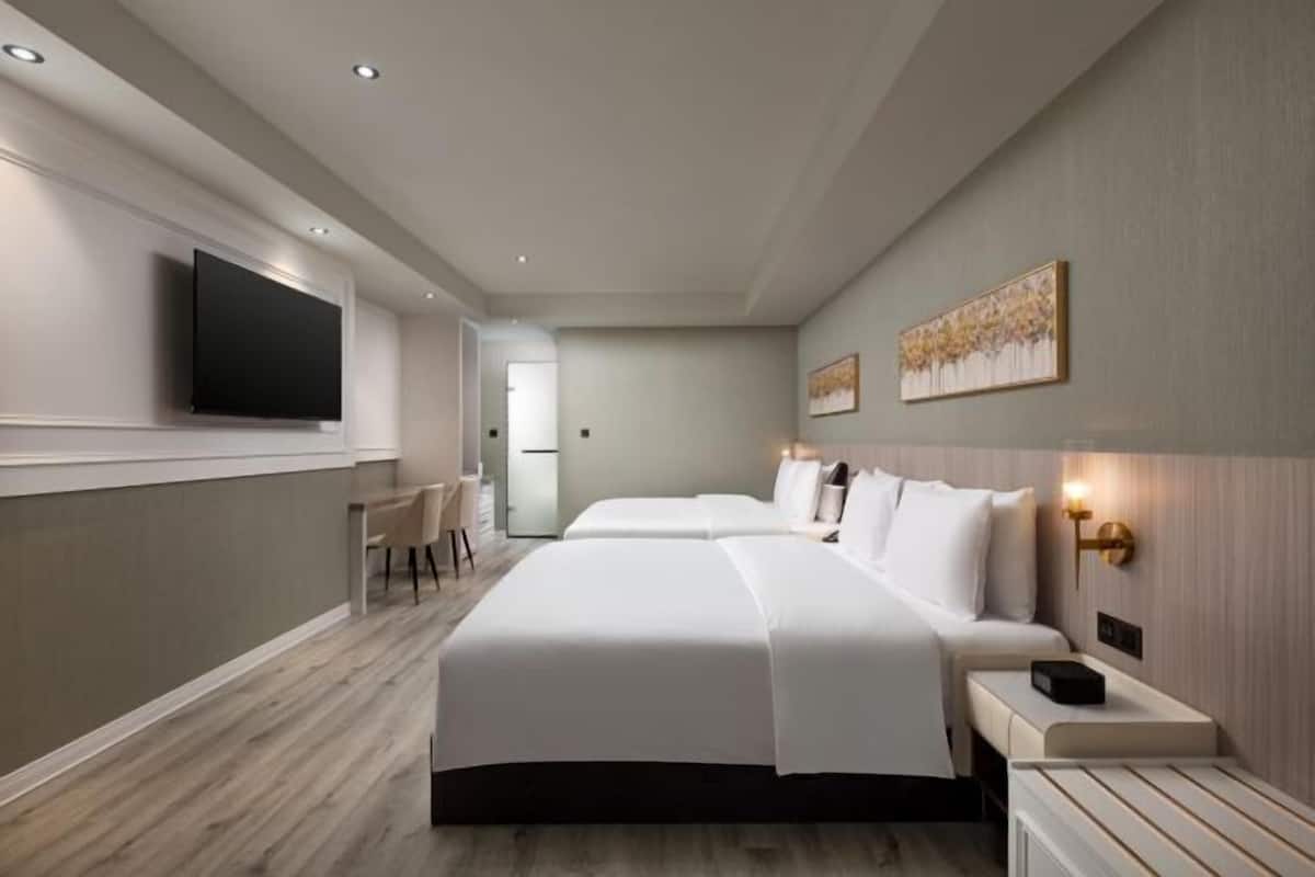 In-room safe, desk, laptop workspace, soundproofing