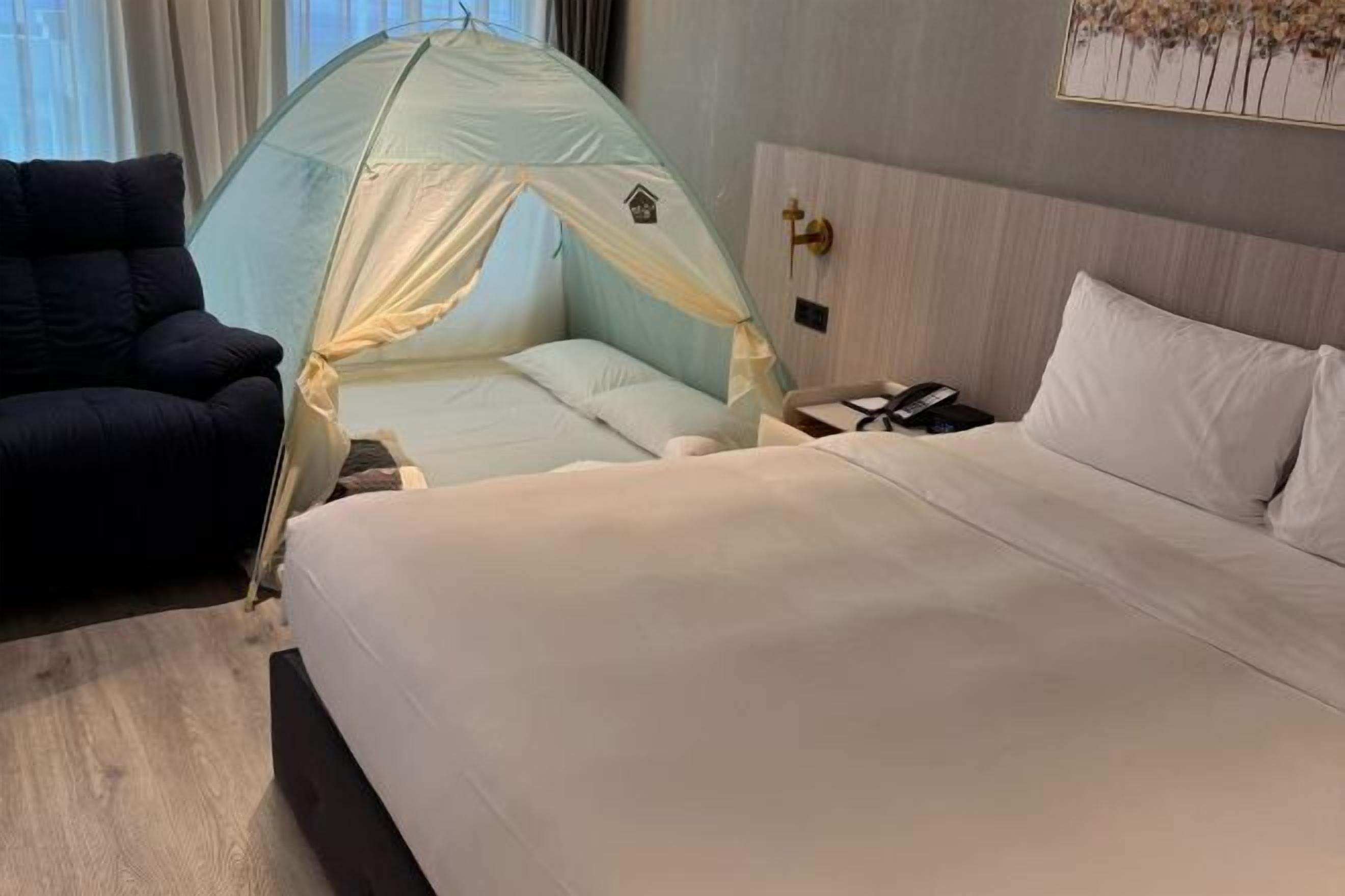 In-room safe, desk, laptop workspace, soundproofing