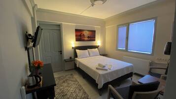 Basic Twin Room | Egyptian cotton sheets, premium bedding, free minibar items