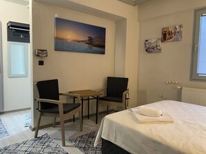 舒適雙床房, 2 間臥室, 城市景觀 | 埃及棉床單、高級寢具、免費迷你吧物品、熨斗/熨衣板