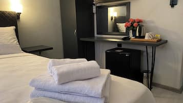 Egyptian cotton sheets, premium bedding, free minibar items