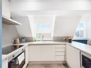 Family Apartment | Private kitchen | Full-size fridge, microwave, oven, electric kettle - Relaxing 2BR Haven in Bishop's Stortford (Bishop's Stortford)