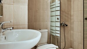 Bathroom - D And D Resort (Hersonissos)