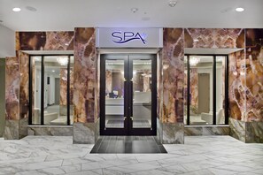 Sauna, tina de hidromasaje y tratamientos corporales 