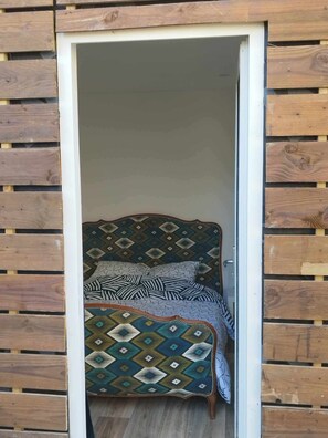 2 chambres, lit parapluie, draps fournis