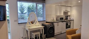 Charming Studio Rutland Point Holiday or Work