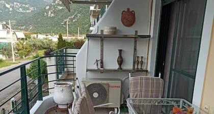 Διαμέρισμα Αριάδνη Καμένα Βούρλα 100 μέτρα από τη θάλασσα