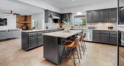 5-bedroom vacation home 15 minutes to Joshua Tree National Park