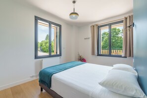 6 chambres, fer et planche à repasser, lit parapluie, Wi-Fi gratuit