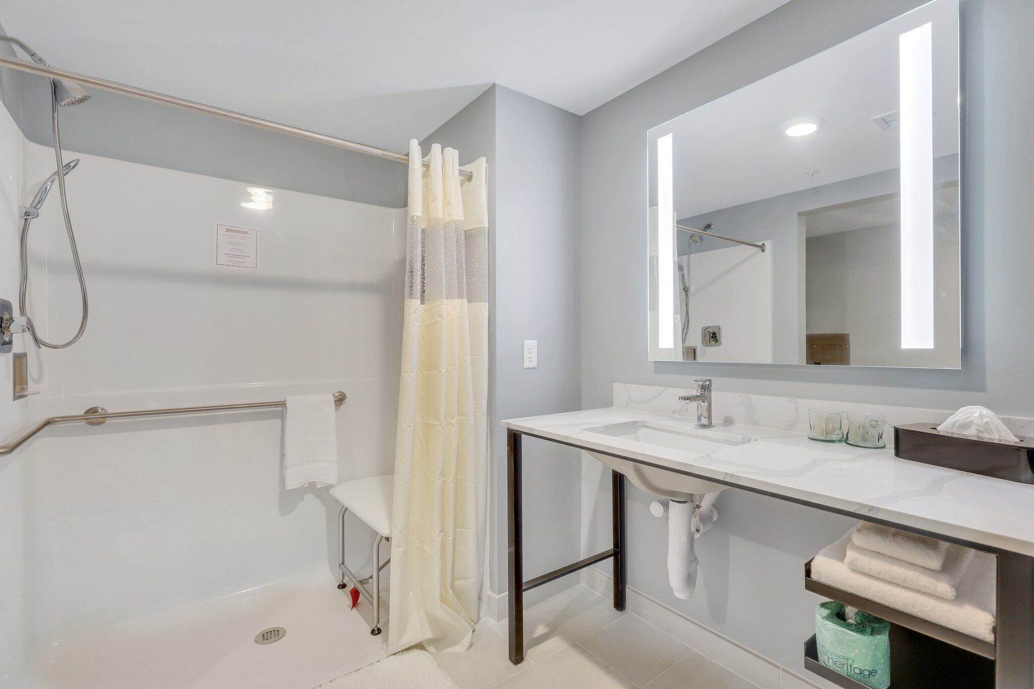 Standard Room, 1 King Bed, Accessible | Bathroom | Designer toiletries, hair dryer, towels, soap