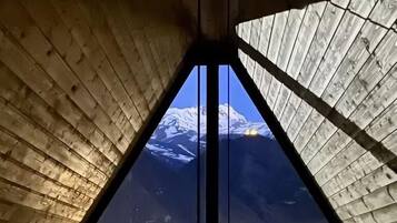 1 bedroom, premium bedding, soundproofing, free WiFi