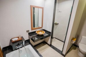 Bathroom - Private Room+Private Small Pool / Siray Bay Phuket (Tambon Ratsada)