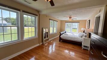 2 sovrum, strykjÀrn/strykbrÀda, wi-fi och sÀngklÀder