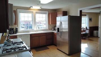 KylskÄp, ugn, spishÀll och diskmaskin