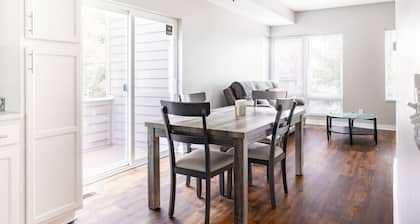 Luxury Downtown Townhome w/ Private Garage Unit 14