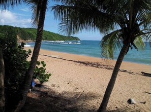 Beach nearby, sun loungers, beach towels