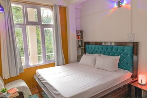 1 bedroom, WiFi - Mohija Homestay: Cozy Family Suite I 1BHK I Kitchen I Open Terrace (Kandaghat)