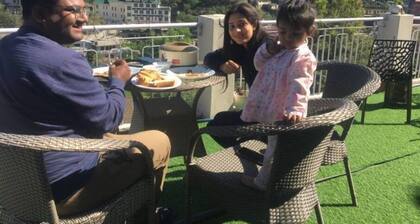 Mohija Homestay: Cozy Family Suite I 1BHK I Kitchen I Open Terrace