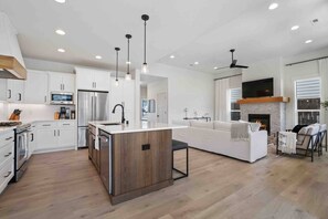 House, 4 Bedrooms, Patio | Interior - Prestine and Comfortable Home (Brush Prairie)