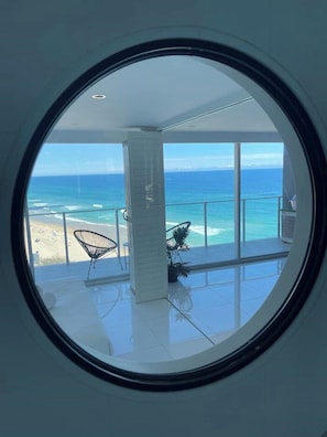 Interior - absolute Beachfront Central Surfers Paradise (Surfers Paradise)