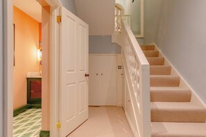 Basic House, Multiple Beds | Interior