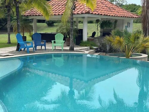 Coastal Retreat By The Sea-3BR Pool