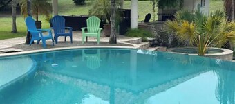 Coastal Retreat By The Sea-3BR Pool