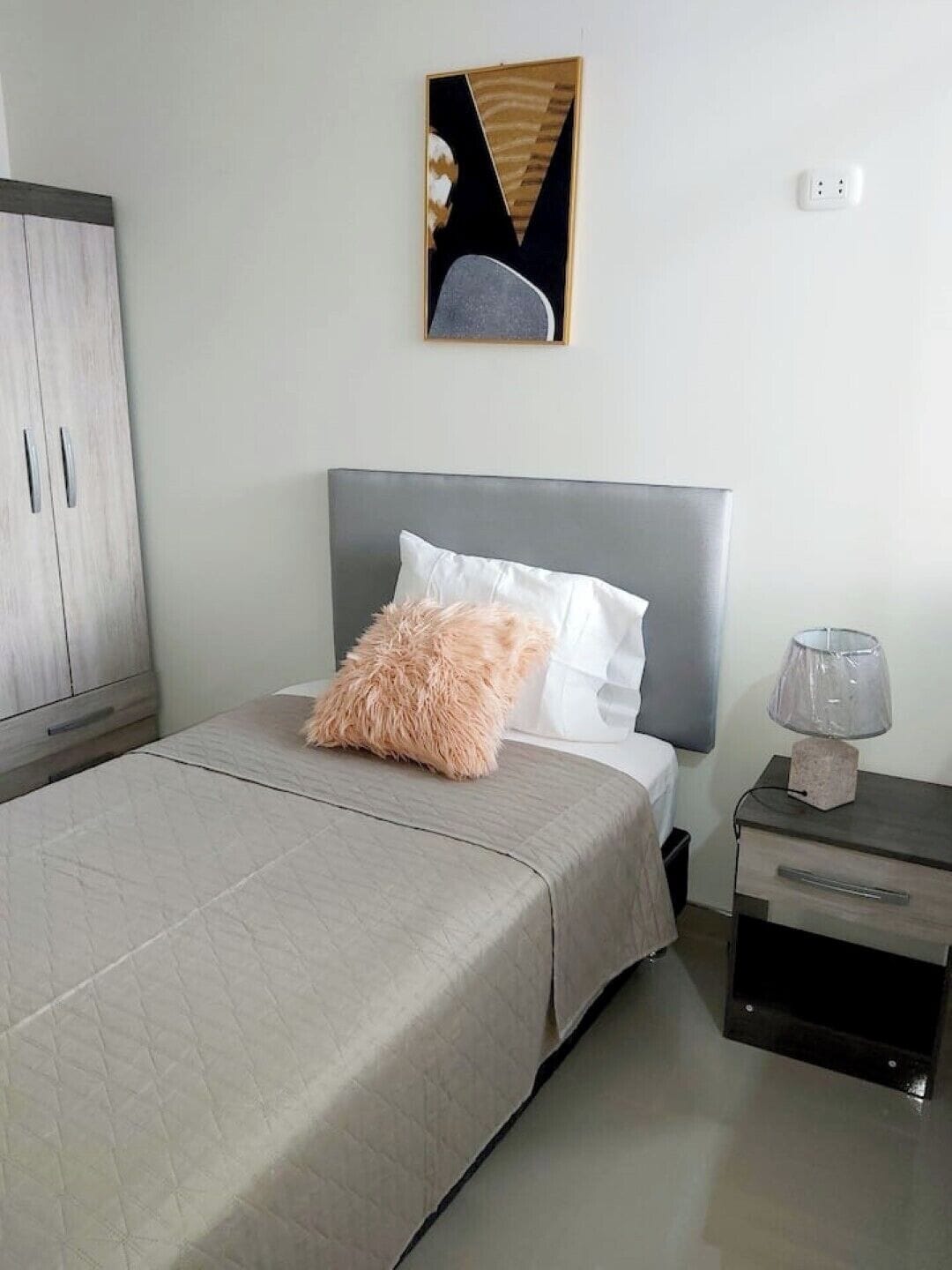 3 habitaciones, tabla de planchar con plancha y wifi gratis 