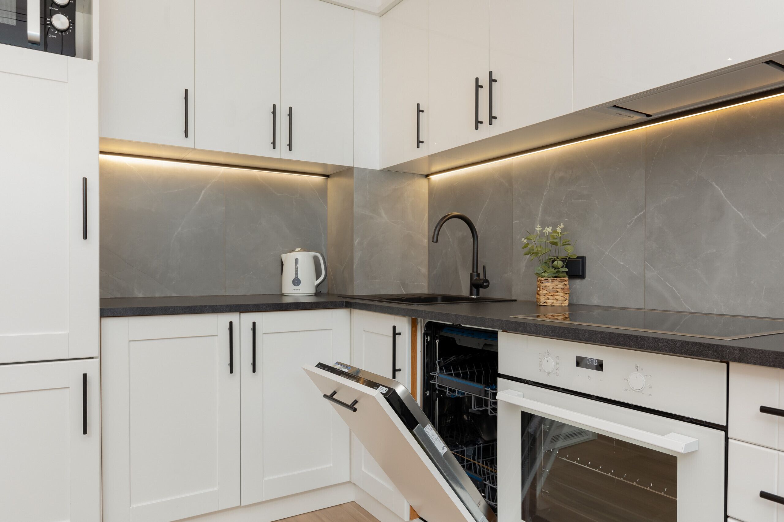 微波炉、洗碗机、茶具/咖啡用具、电热水壶