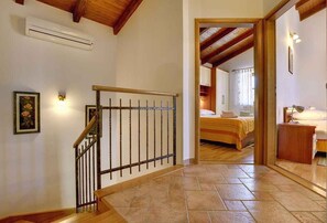 Interior - Holiday home with private pool and outdoor shower (Čehići)