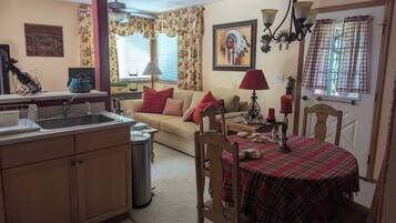 Een smart-tv en een open haard