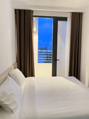 Standard Double Room | Individually furnished, desk, laptop workspace, soundproofing - GOODTECH LUXURY  Hotel & Apartment (Da Nang)