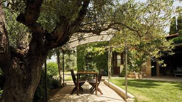 Villa, 2 chambres, fumeur, piscine privĂ©e | Enceinte de lâhĂ©bergement