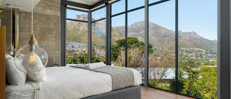 3 habitaciones, tabla de planchar con plancha, internet y ropa de cama
