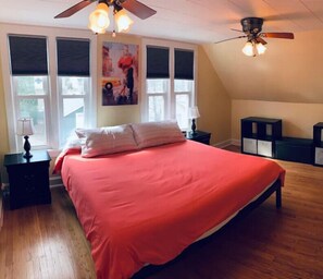 3 bedrooms - Downtown Spacious & inviting home in Marquette
 (Marquette)
