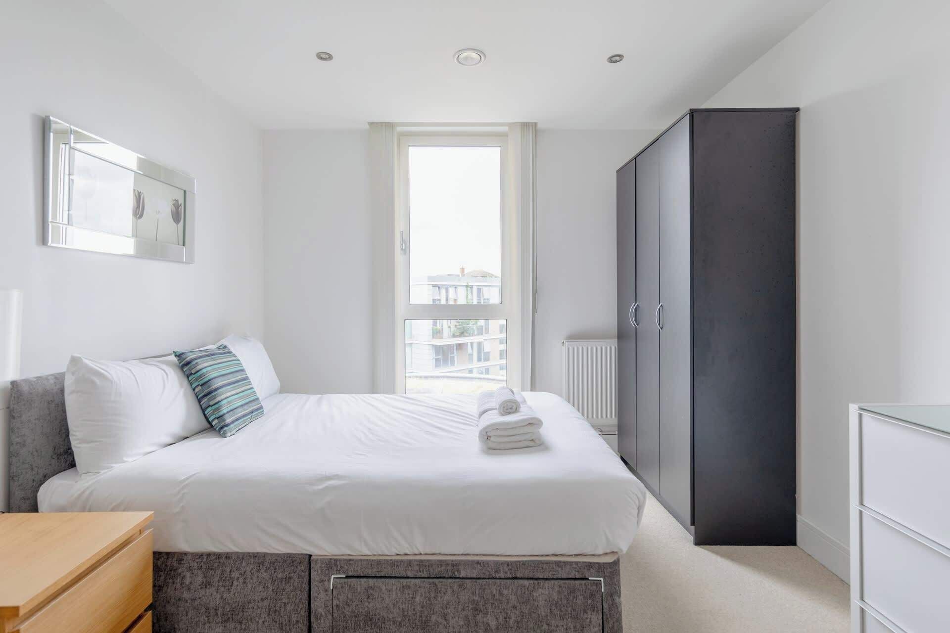 1 chambre, fer et planche à repasser, accès à Internet, literie fournie